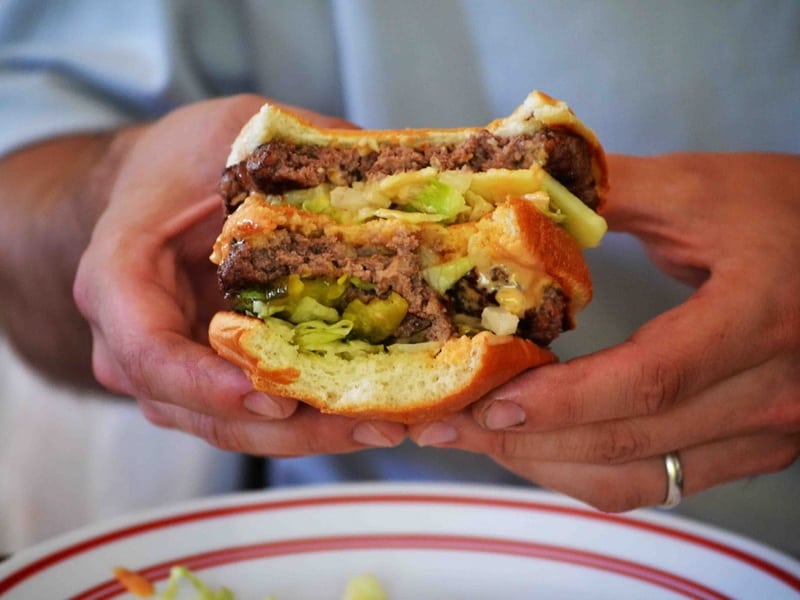 Big Mac: o que o sanduíche faz com o seu organismo?