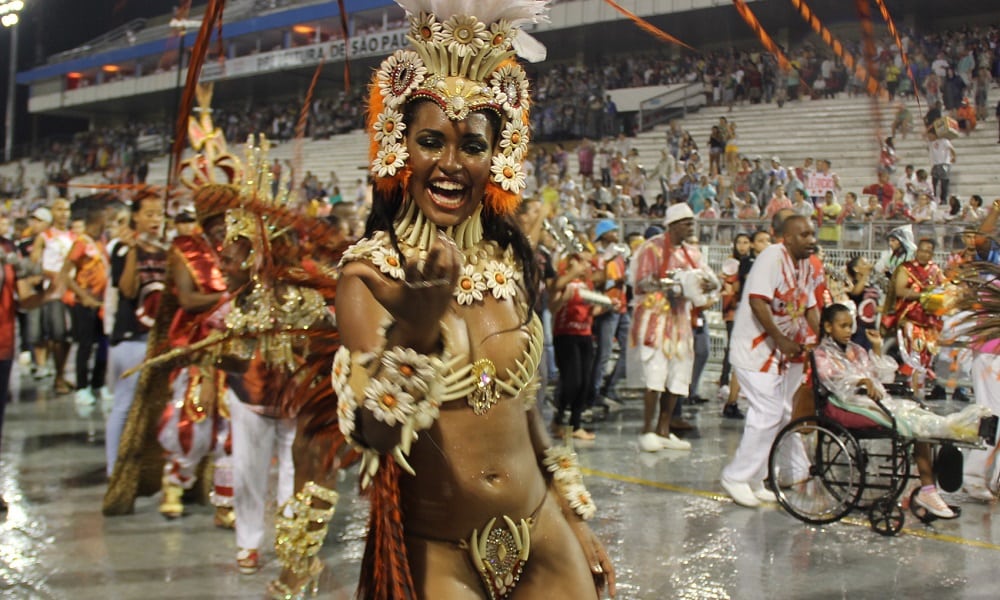 Carnaval  Tradução de Carnaval no Dicionário Infopédia de