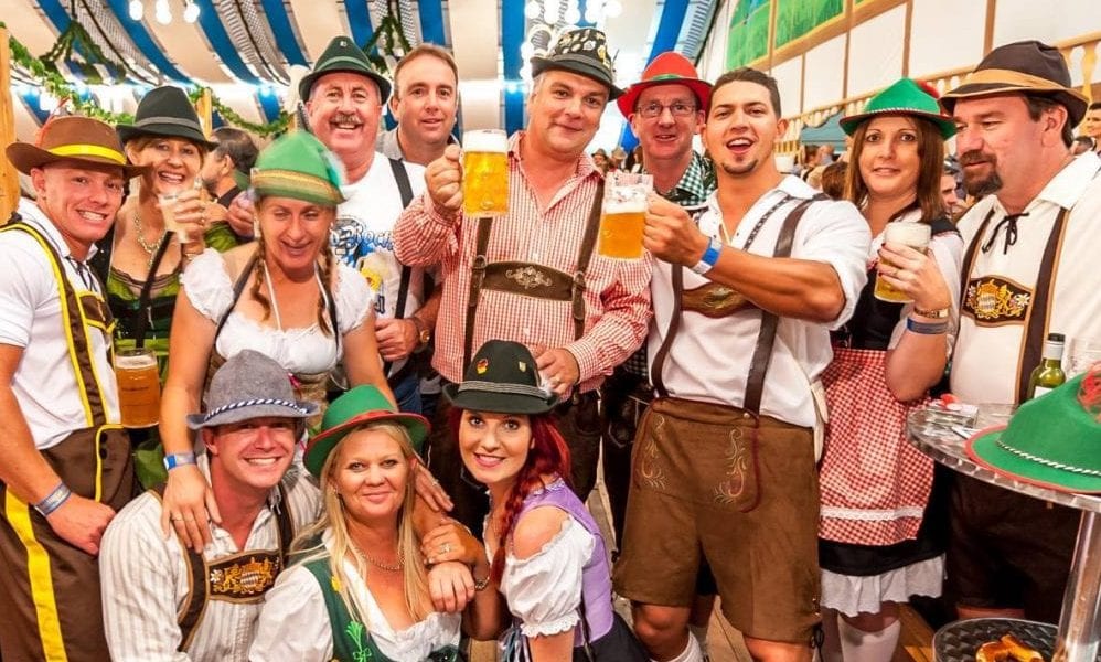 Oktoberfest: o maior festival de cerveja das Américas acontece no Brasil