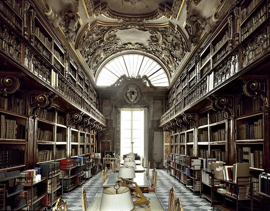Fotógrafo italiano viaja para registrar as bibliotecas mais incríveis do mundo