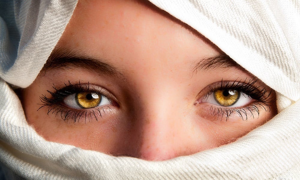 Olhos violeta, os 5 tipos de cor de olhos mais raros do mundo