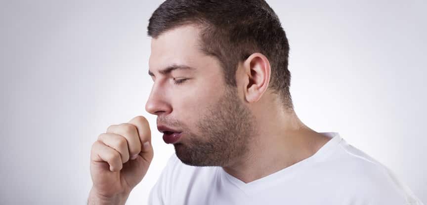 Entenda o que causa a tosse seca e como tratá-la