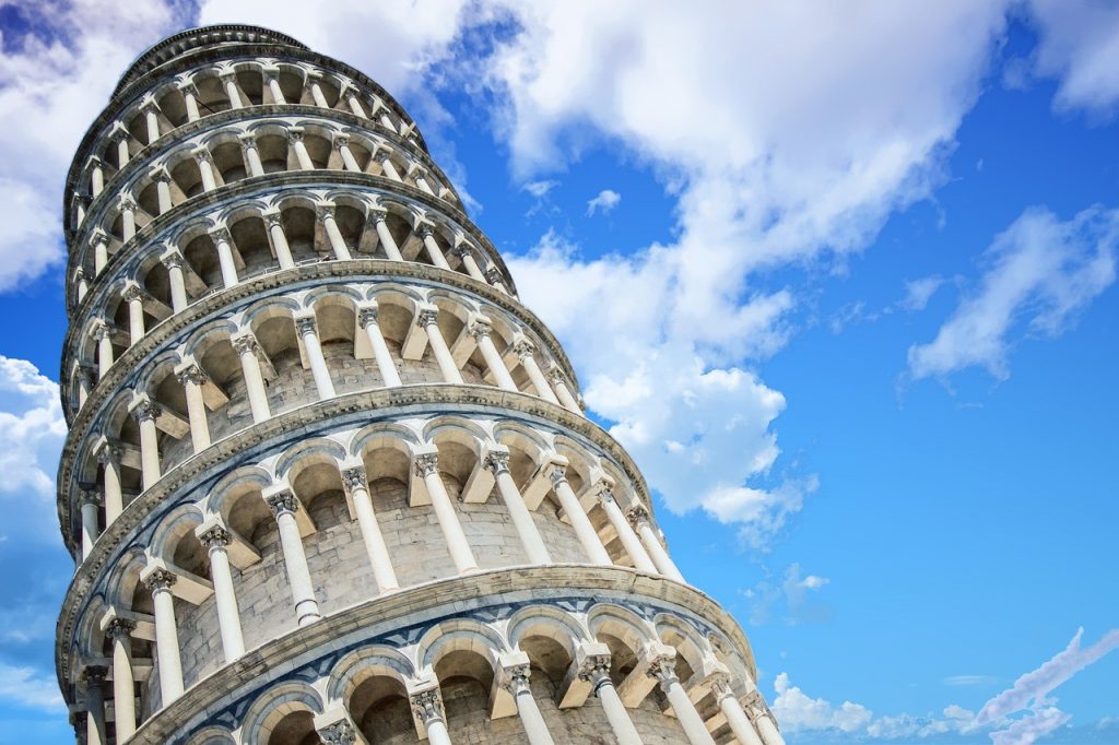 Torre de Pisa - Por que ela é torta? + 11 curiosidades sobre o monumento