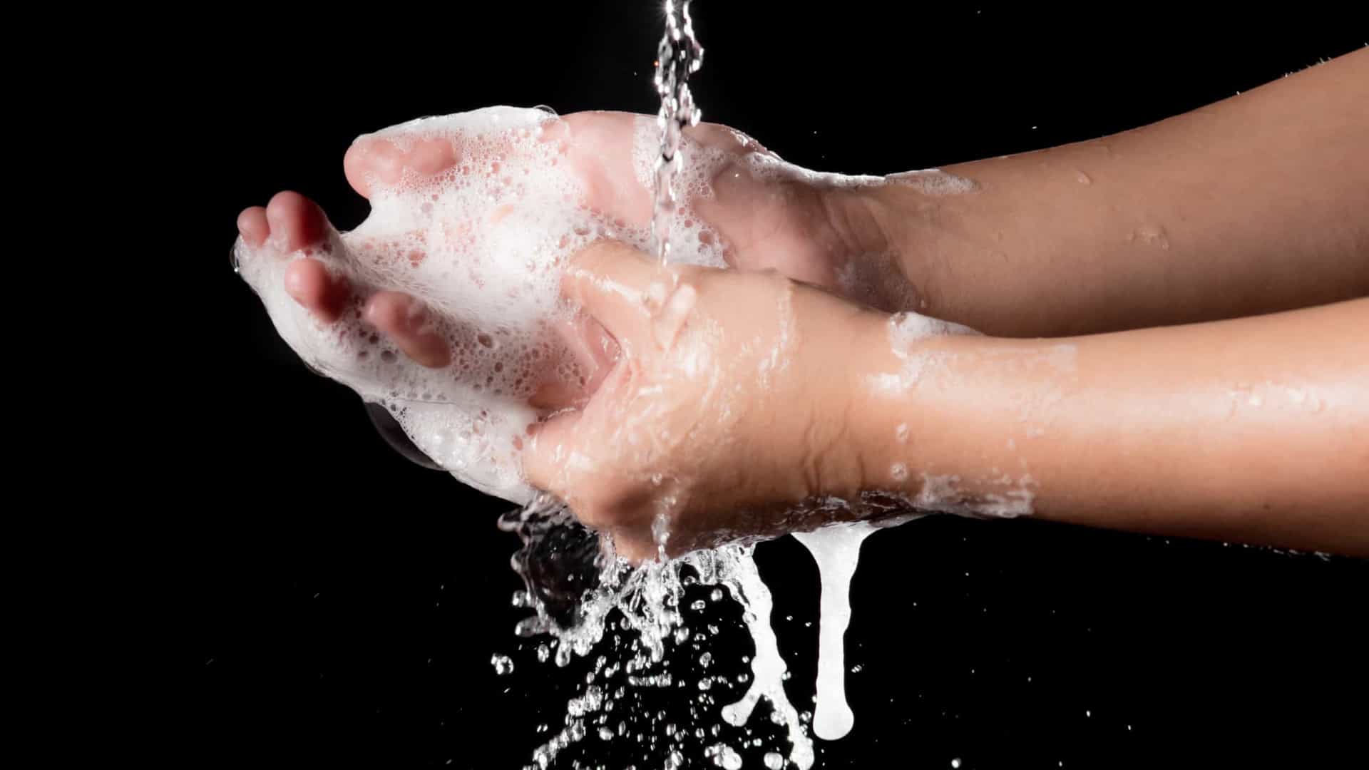 Como lavar as mãos - passo a passo para ter uma boa higienização