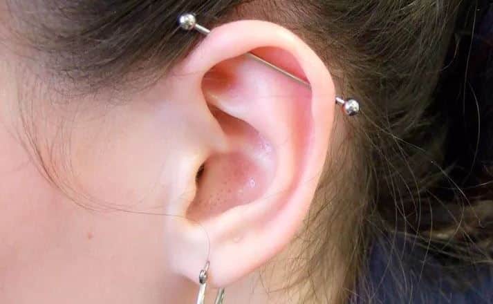 PIERCING NA ORELHA: Tipos e nomes de piercings na orelha que vão te  surpreender! 