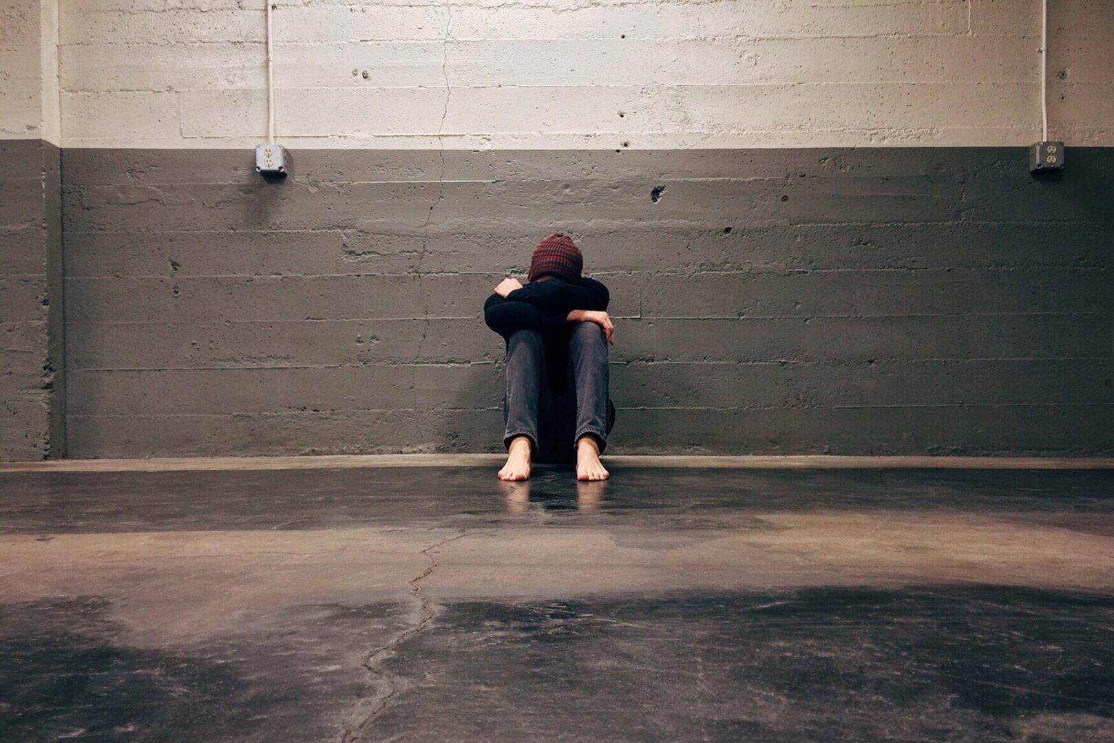 Autofobia, o que é? Origem, sintomas e tratamentos do medo da solidão