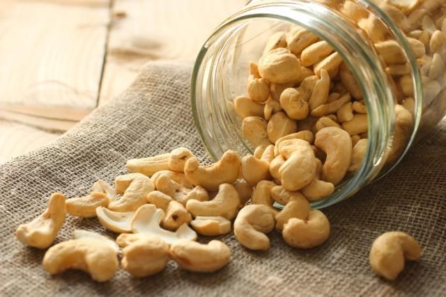 Castanha de caju - calorias presentes e benefícios do consumo