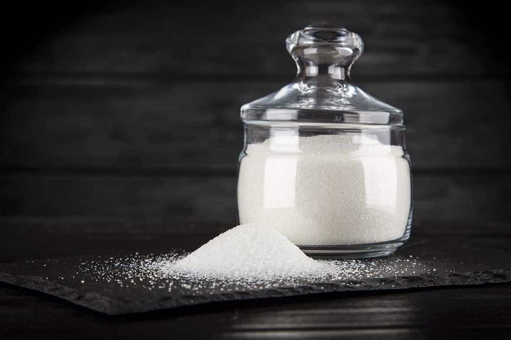 Efeitos do açúcar no corpo: entenda os riscos do consumo excessivo