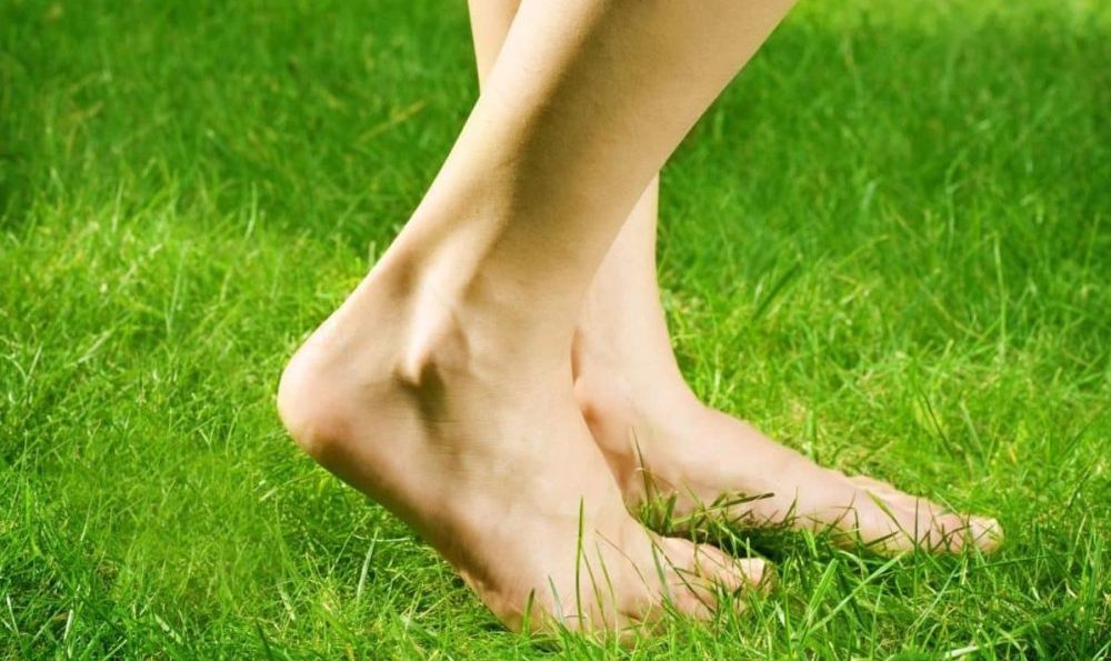 As vantagens de andar descalço para a sua saúde