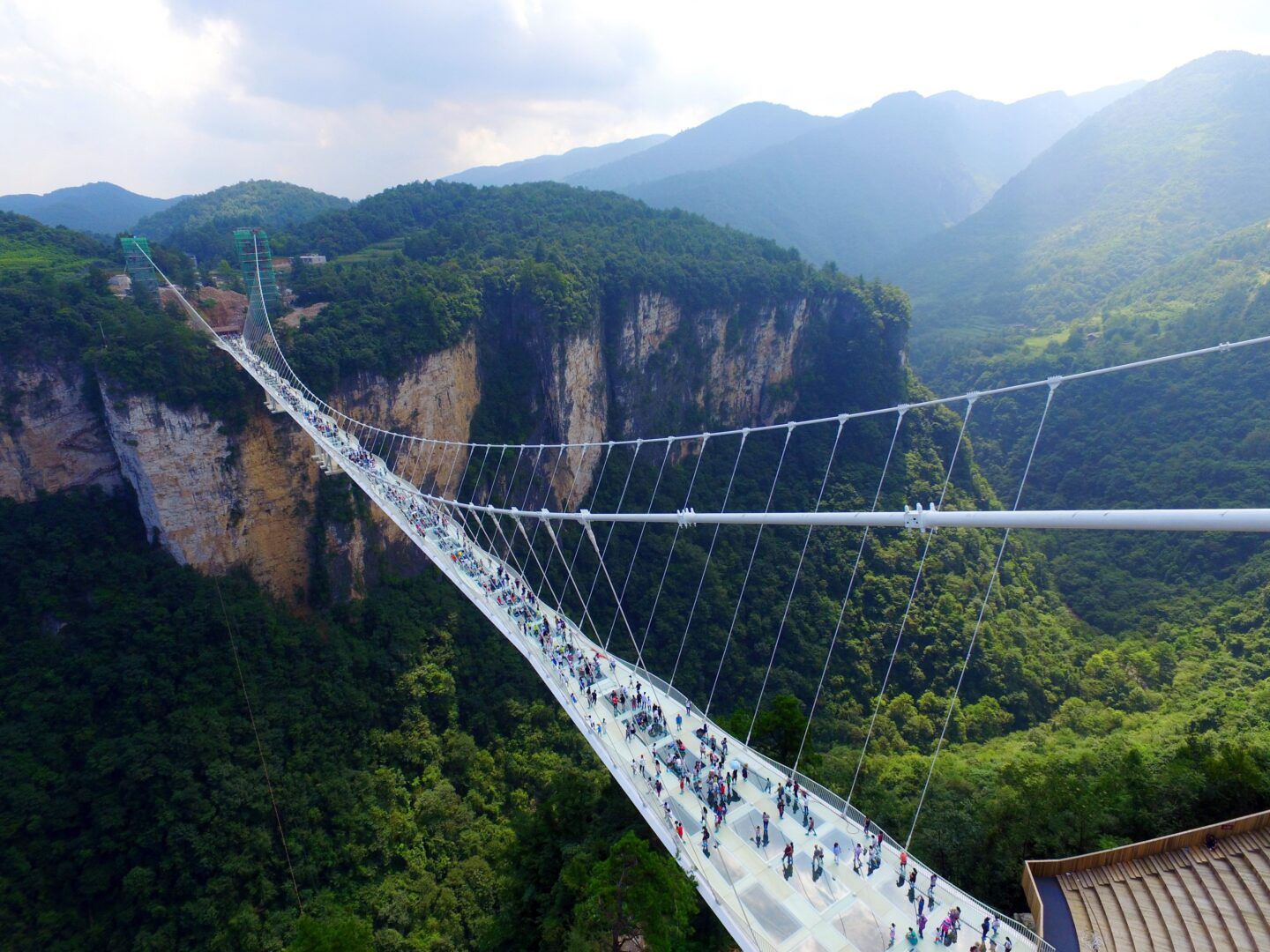 Pontes de vidro - conheça 9 construções curiosas ao redor do mundo