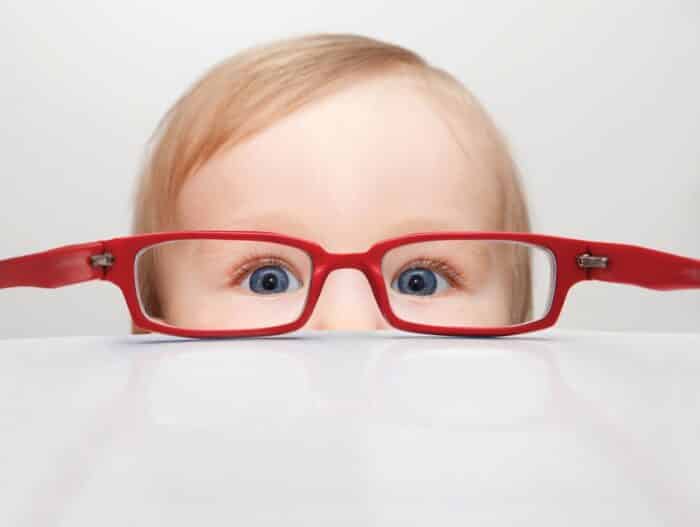 O que aumenta o grau do óculos e quando ir ao oftalmologista?