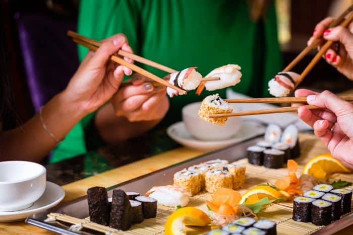 Tipos de sushi: conheça a variedade de sabores dessa comida japonesa