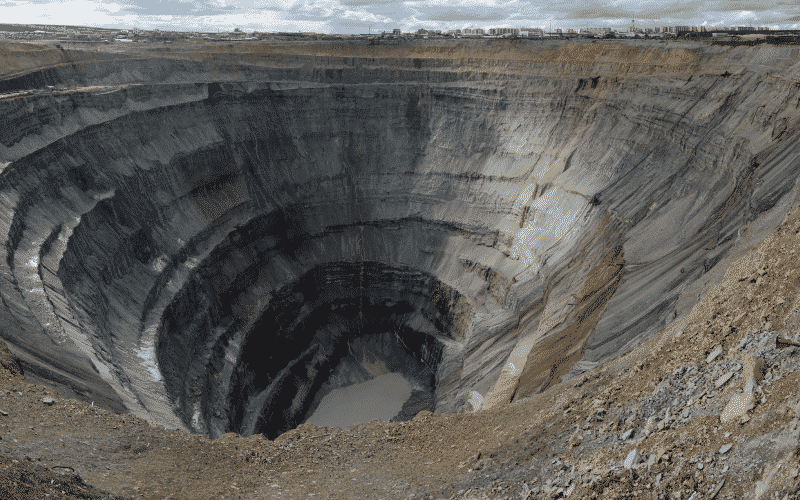 Maior buraco do mundo: origem e curiosidades sobre o fenômeno
