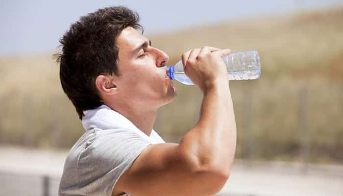 15 benefícios surpreendentes da água para a sua saúde