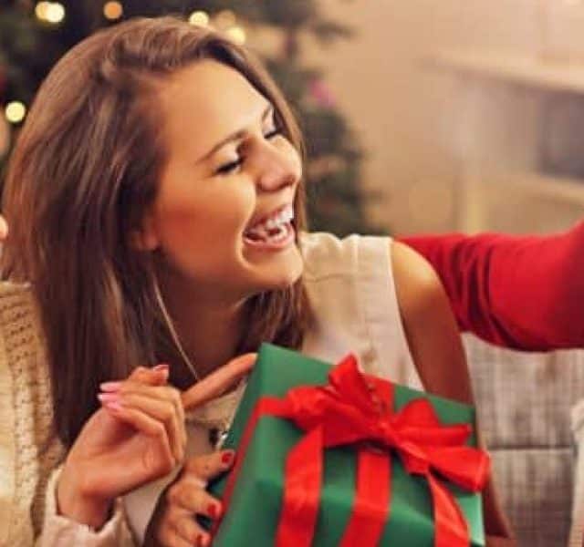 Quando começou a tradição e qual a origem dos presentes de Natal?