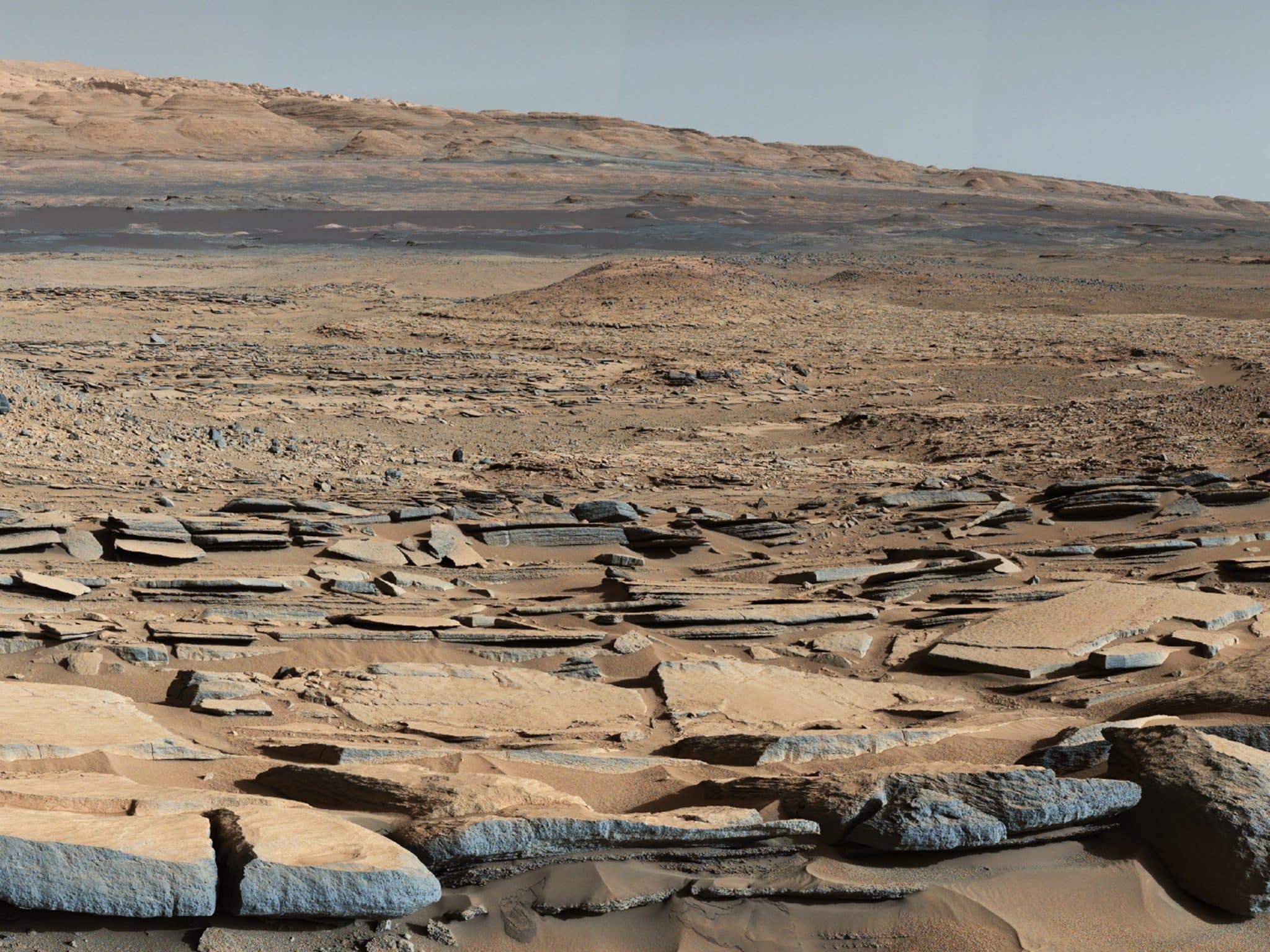 Robô Perseverance acha rochas esverdeadas e indícios de lago em Marte