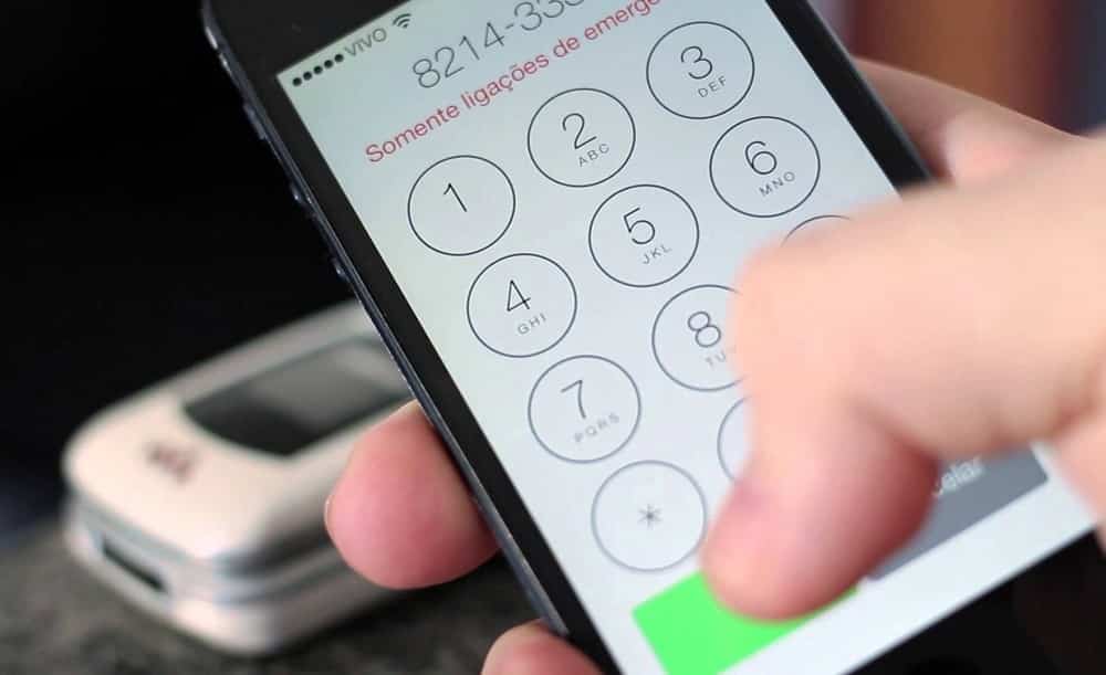 É possível invadir seu celular com uma ligação?
