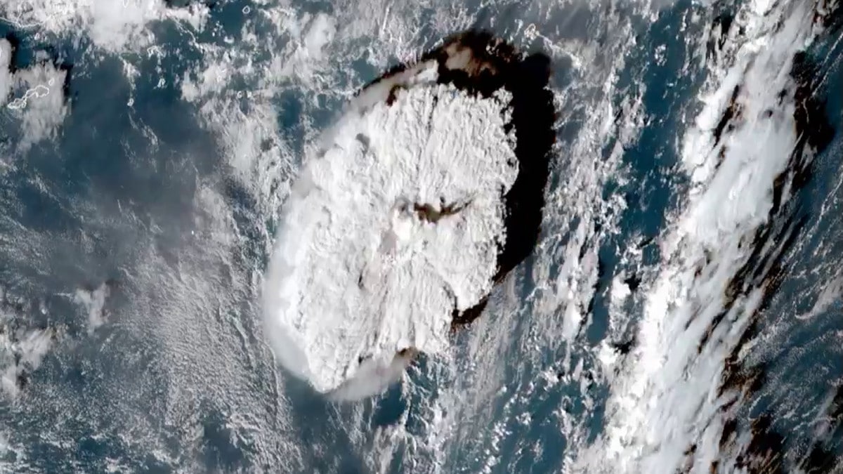 Erupção de um vulcão da ilha de Tonga afeta mais de 80 mil pessoas