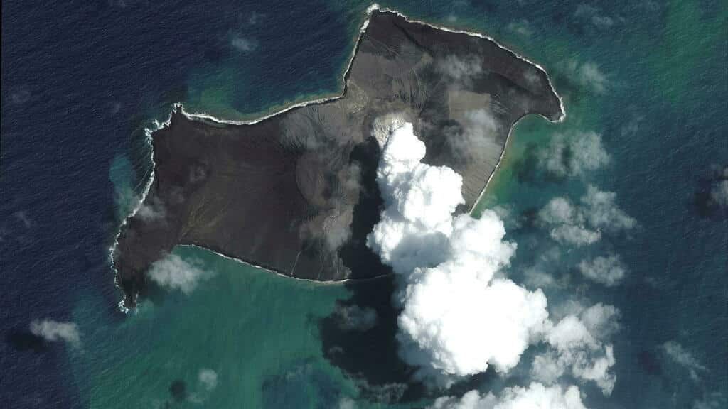 NASA compara erupção do vulcão em Tonga 500 bombas de Hiroshima