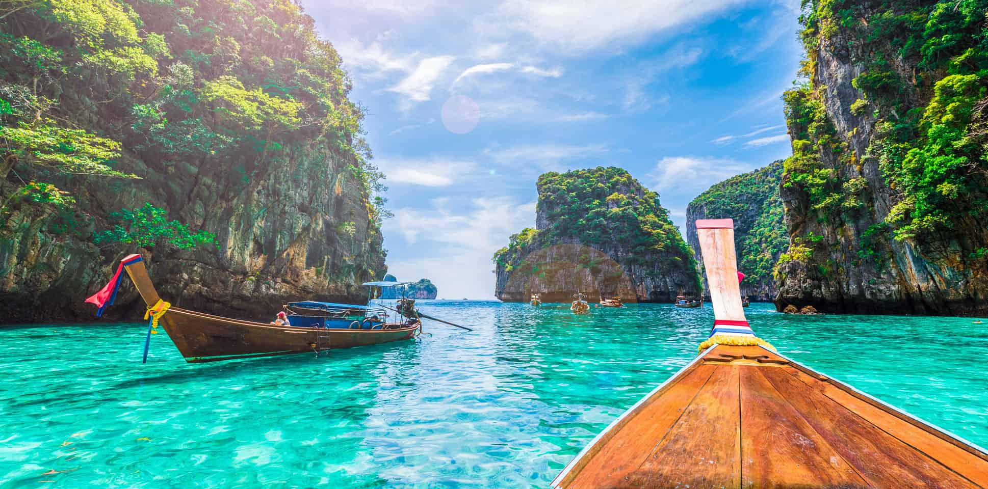 Turistas estrangeiros tem que pagar taxa de R$50 para entrar na Tailândia