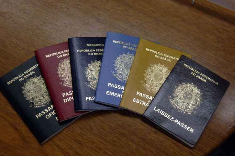 O que significa as cores do passaporte no Brasil e no mundo?