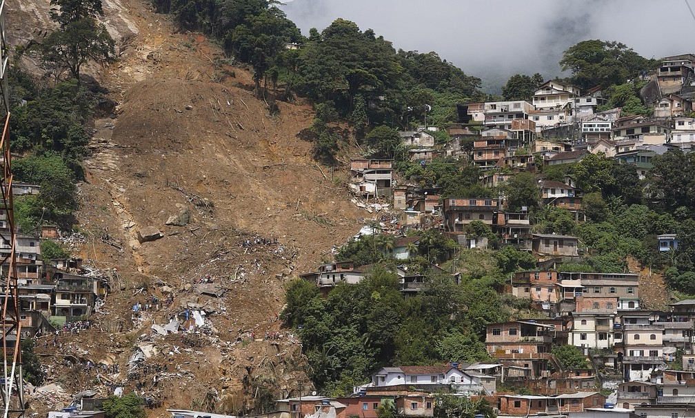 Petrópolis segue com 154 desaparecidos