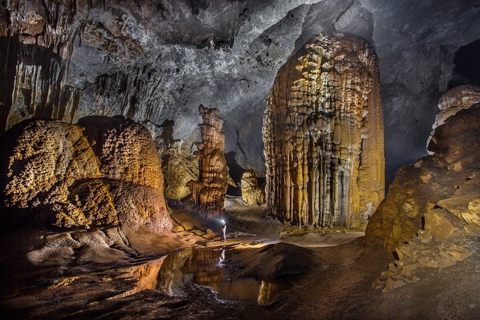 Conheça Son Doong, a maior caverna do mundo, onde caberiam edifícios