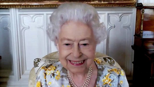 Rainha Elizabeth fala sobre efeitos colaterais de quando pegou covid
