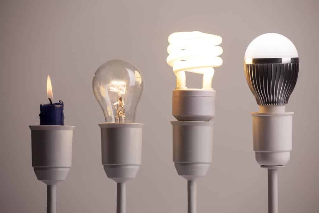 Você conhece a história da invenção da lâmpada elétrica?
