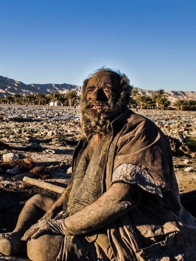 Conheça o homem que não toma banho há mais de 60 anos